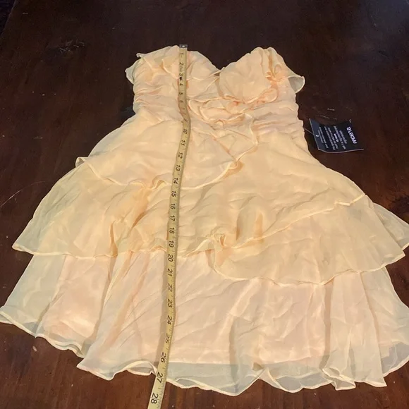 NEW ARDEN B YELLOW STRAPLESS DRESS🌸 - Picture 5 of 8